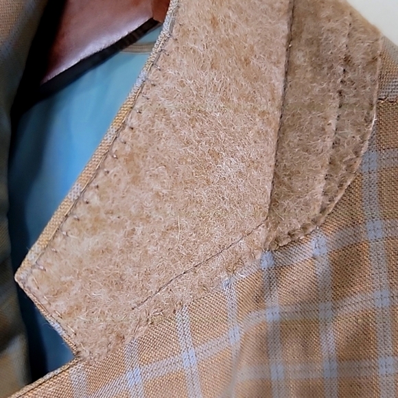Holland & Sherry custom tailored (40R) Plaid Sport Coat - Picture 15 of 16